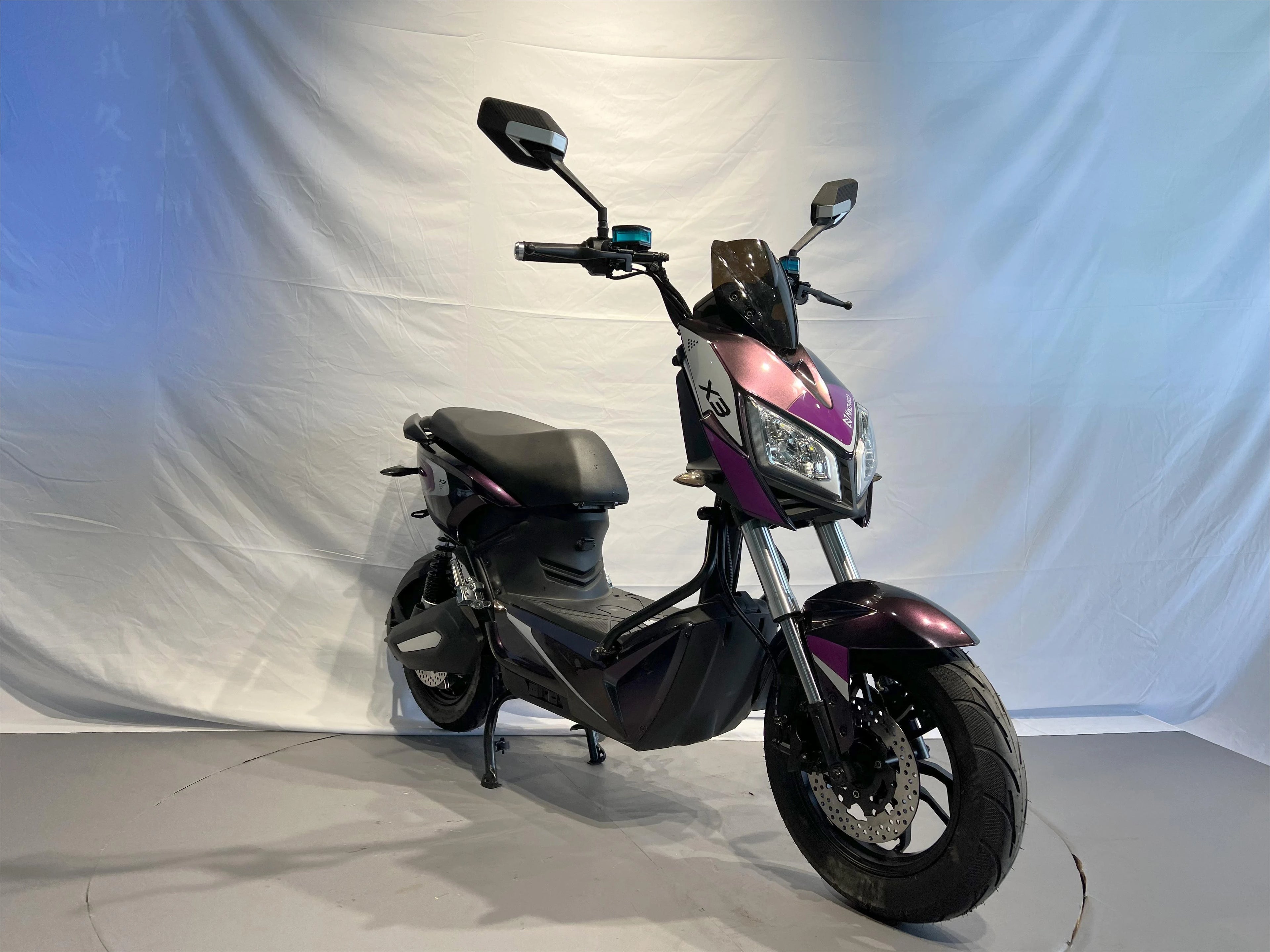 High-Speed 800W Electric Motorcycle for Adults Steel Frame With Integrated 60V Down Tube Battery 60km Range Per Chargecustom