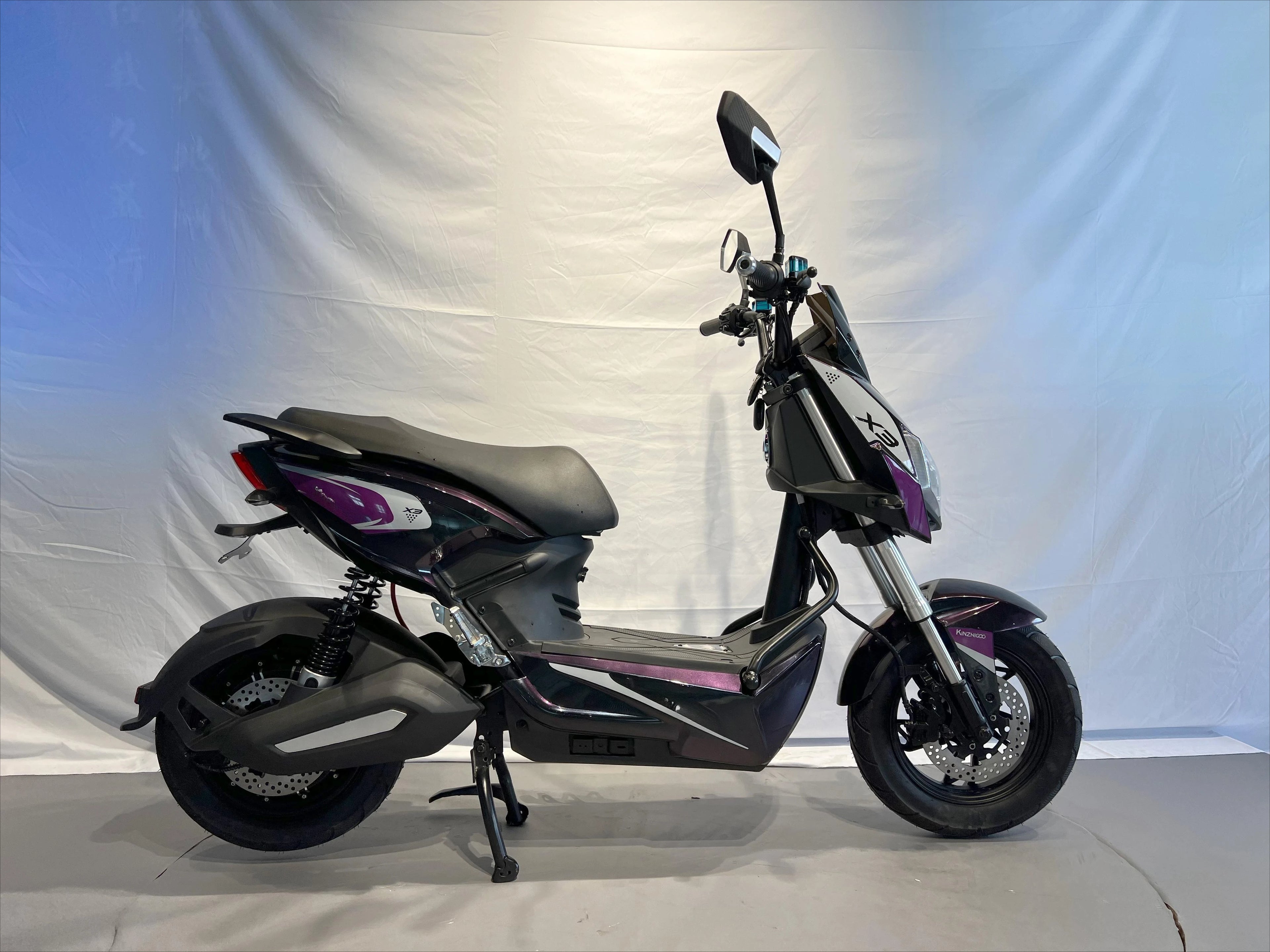 High-Speed 800W Electric Motorcycle for Adults Steel Frame With Integrated 60V Down Tube Battery 60km Range Per Chargecustom